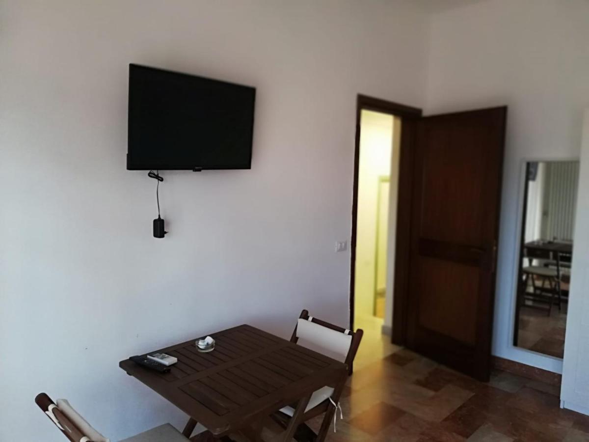 B&B Tra Mare E Marmo Марина-ді-Каррара Екстер'єр фото