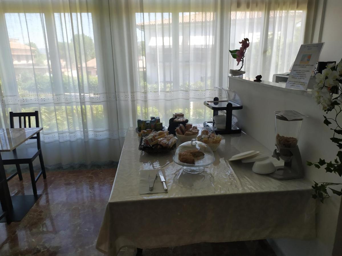 B&B Tra Mare E Marmo Марина-ді-Каррара Екстер'єр фото