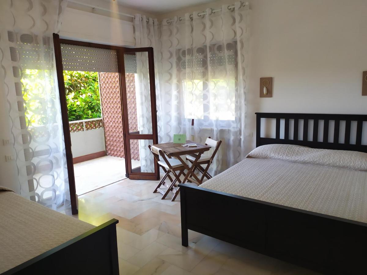 B&B Tra Mare E Marmo Марина-ді-Каррара Екстер'єр фото