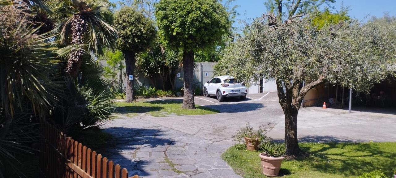 B&B Tra Mare E Marmo Марина-ді-Каррара Екстер'єр фото